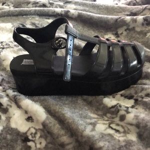 ISO - NOT FOR SALE - Steve Madden / jelly pop Jelly Platforms size 8.5-9 🤗😍